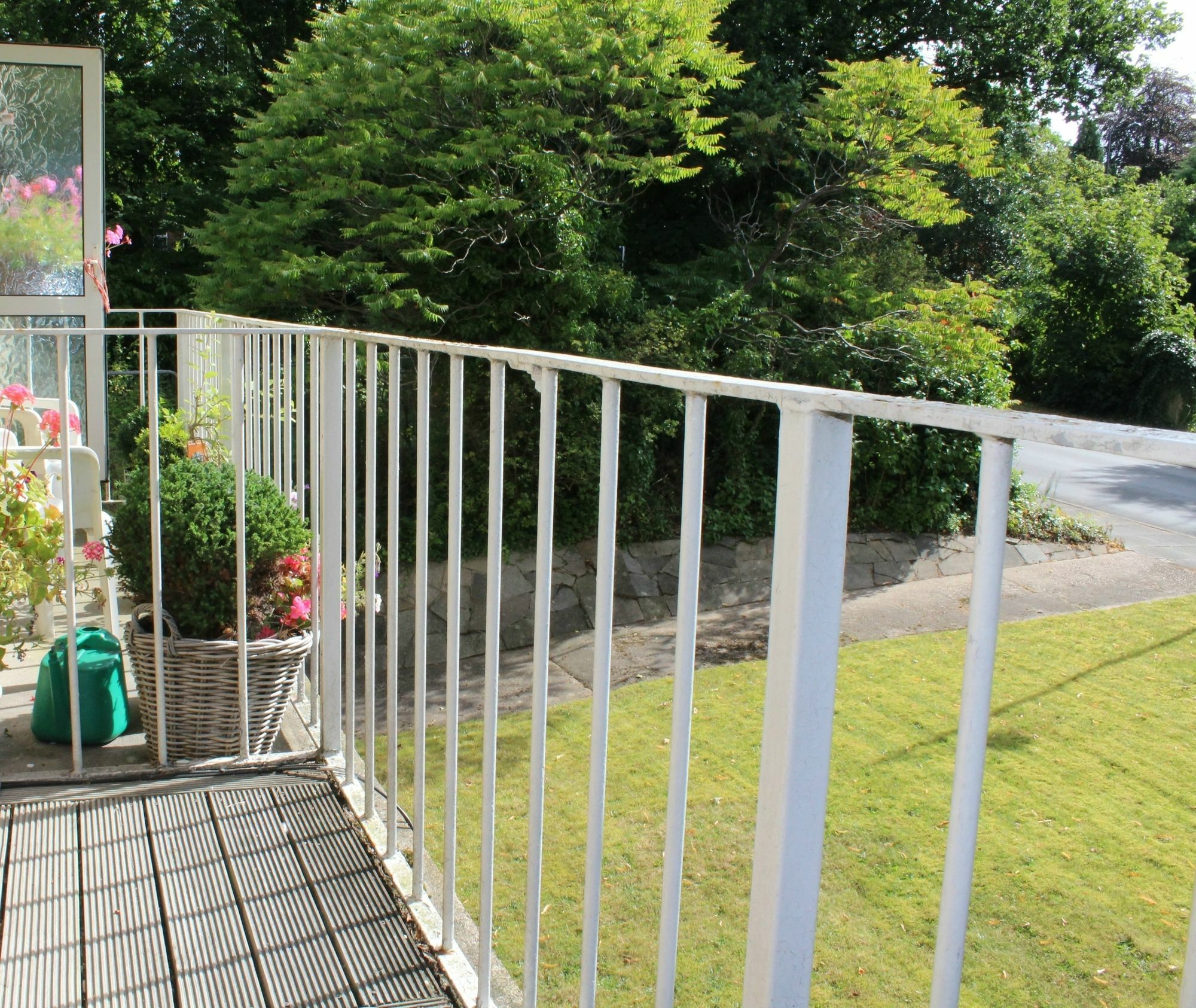 Doncaster - Boswell - Large Balcony Apartment - 2 Double Beds - 2 Bedrooms - Close To Town & Racecourse - Off Street Parking 2 Cars - Fast Wifi Ngoại thất bức ảnh